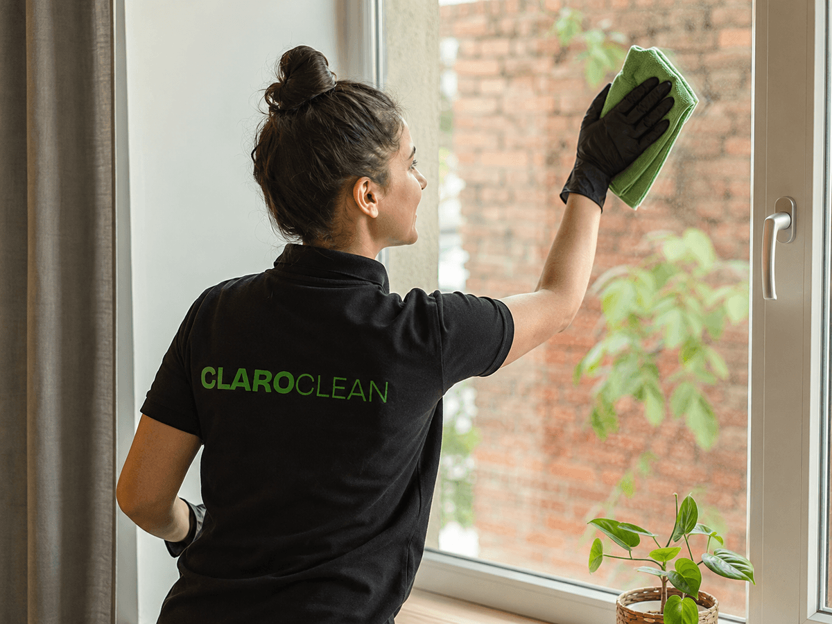 Claro Clean schoonmaker aan het werk